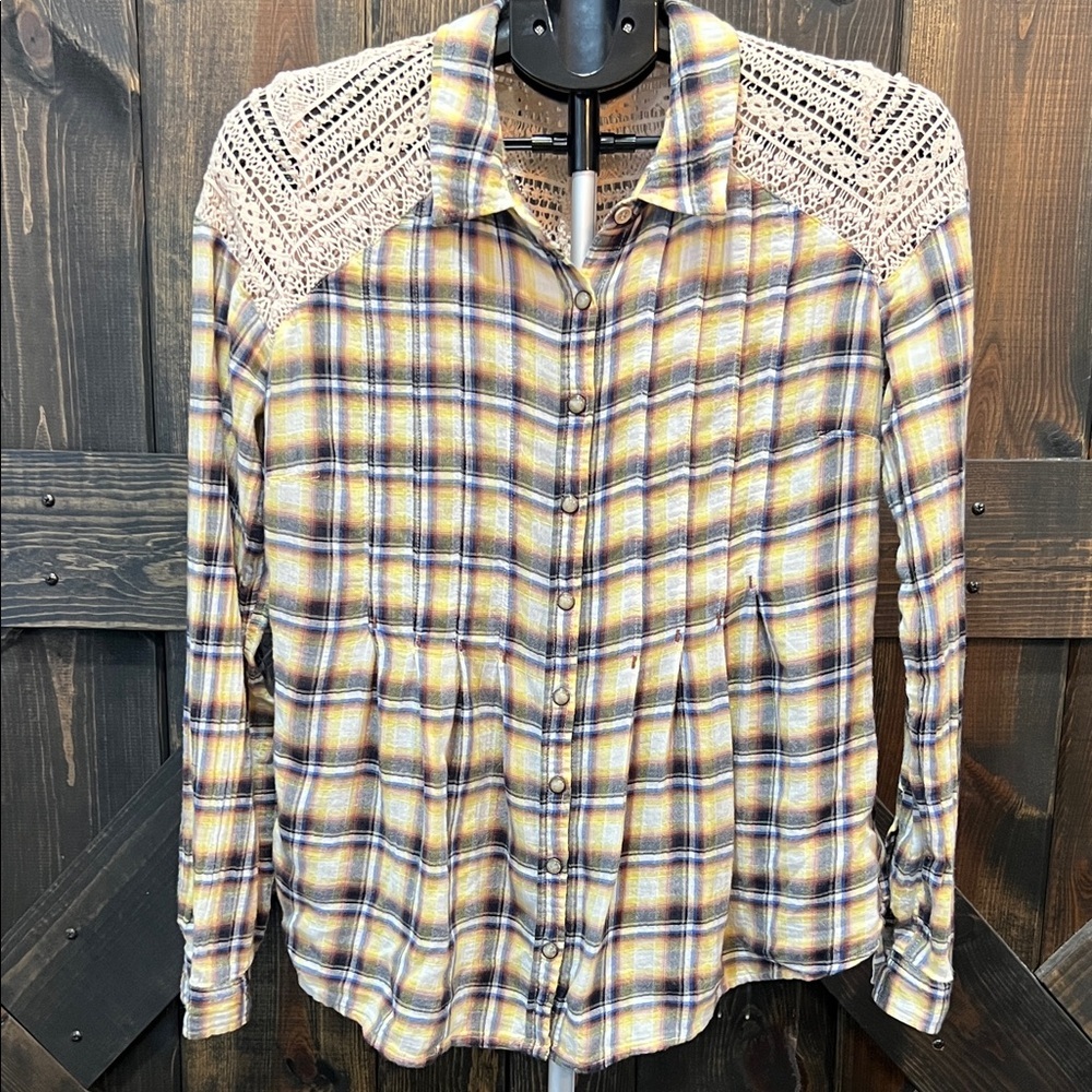 Free People Beige Plaid Crochet Peplum‎ Top Size 8 Mixed Media Snap Western Boho